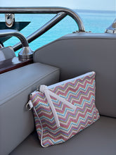 Load image into Gallery viewer, Zigzag Daisy Clutch