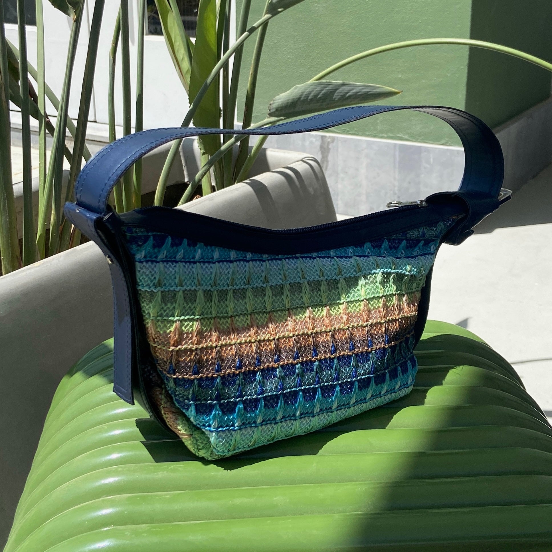 RAFFIA SHOULDER BAGS
